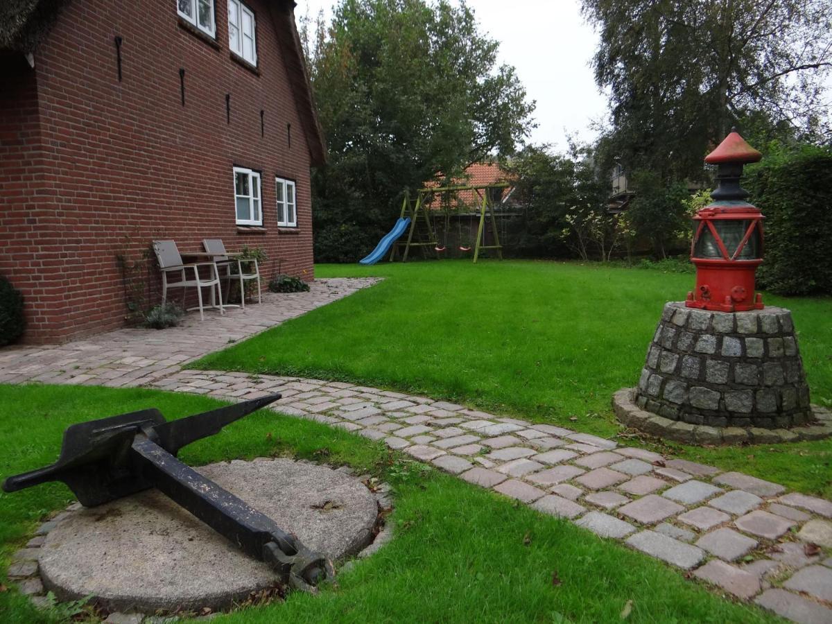 Ferienwohnung-Dg-Im-Reetdachhaus-Im-Ort-Welt Екстериор снимка